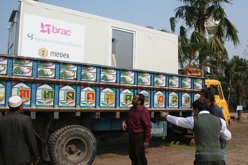 Arrival of the beekeeping equipment