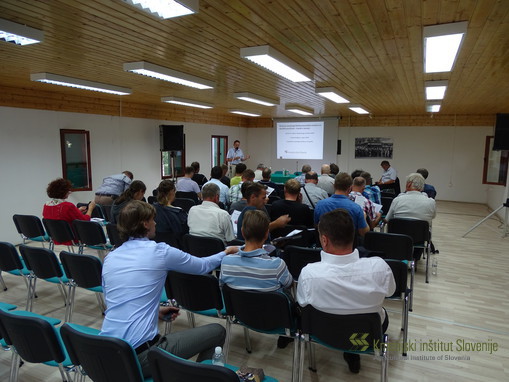 Dr. Viktor Jejčič je predaval tudi o novostih na področju škropilnih tehnik